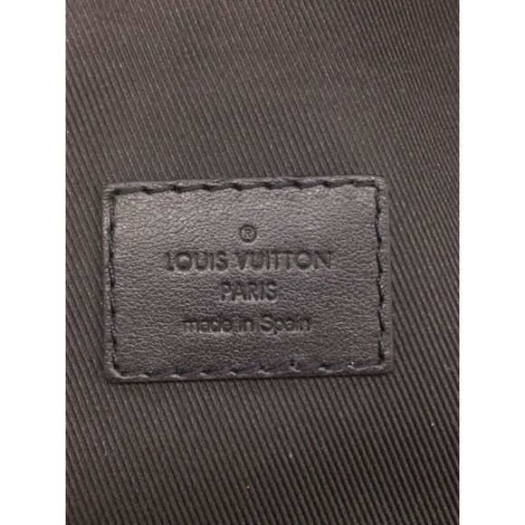 Louis Vuitton Discovery Monogram Eclipse Bum Bag - Picture 2 of 7